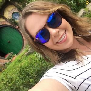 Meet your Posher, Laura